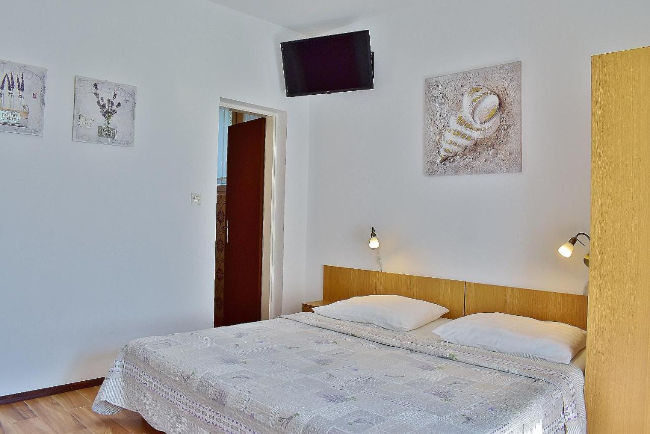 Apartments Zenko Rab Town Exterior photo
